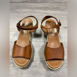 Bertuchi brown leather espadrille wedge sandals Women’s Size 8.5 - 9 (39EU)